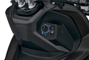 هوندا ADV 150 - 8